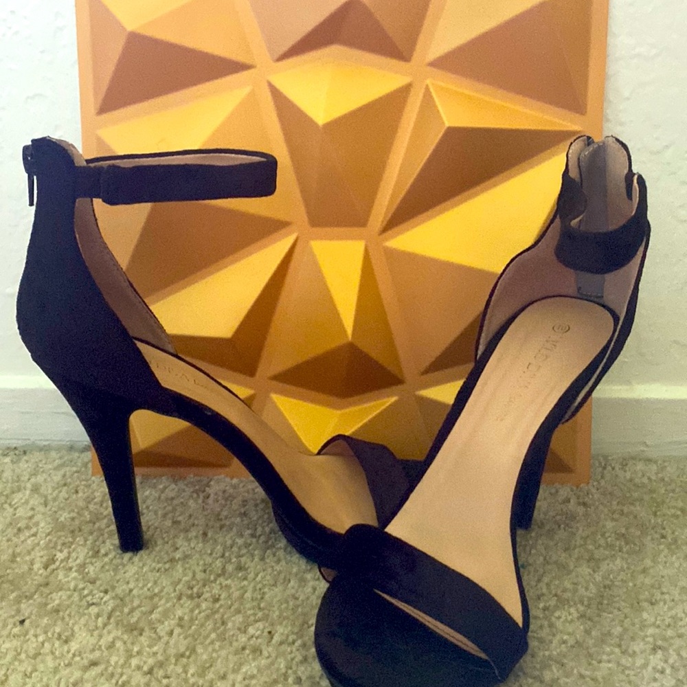 Black Tie Heels